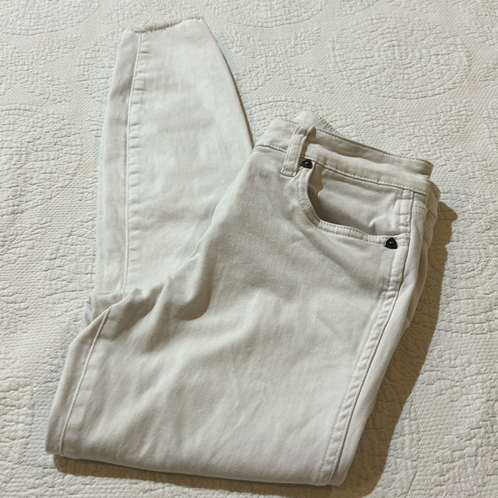Kut from the Kloth Donna Ankle Skinny. 6